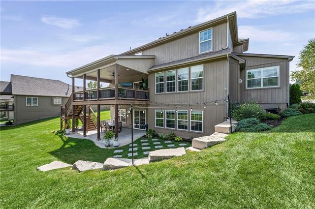 7853 N Kirkwood Avenue, Kansas City, MO 64151