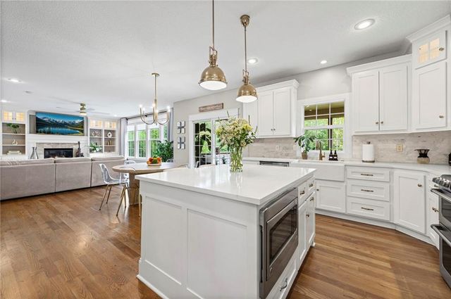 7853 N Kirkwood Avenue, Kansas City, MO 64151
