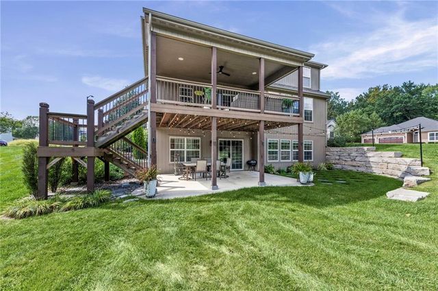 7853 N Kirkwood Avenue, Kansas City, MO 64151