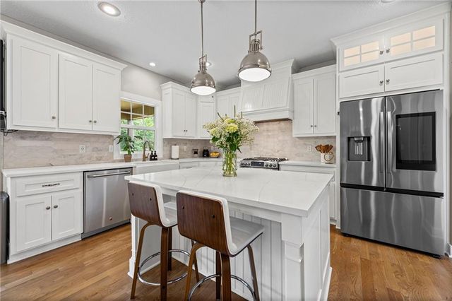 7853 N Kirkwood Avenue, Kansas City, MO 64151