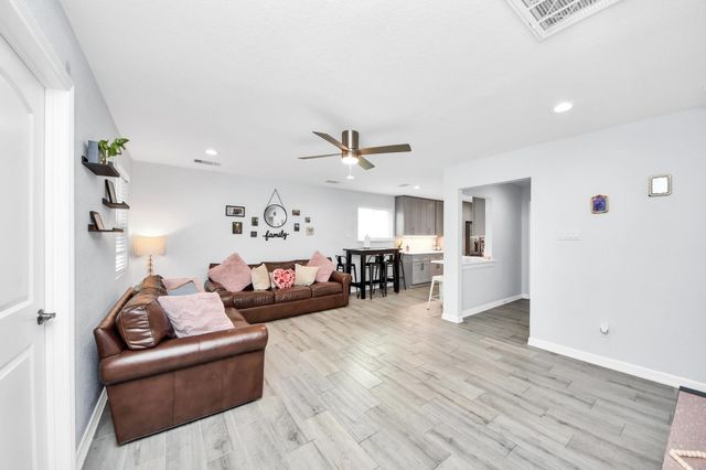 834 Ellington Street, Houston, TX 77088