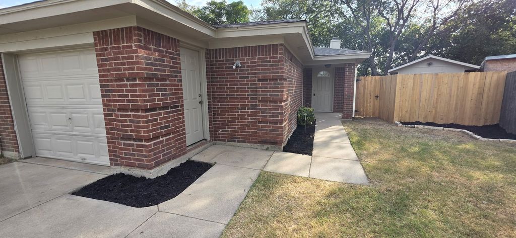 4516 Anchor Court, Fort Worth, TX 76135 — exterior