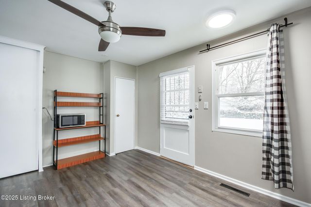 1309 Mill Race Rd, Lyndon, KY 40242