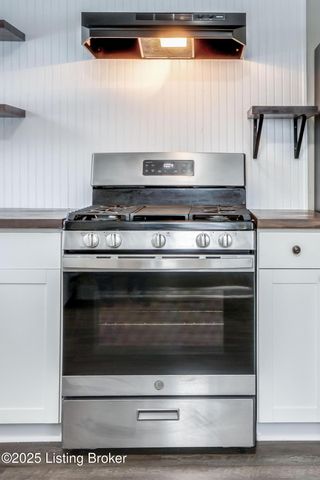 1309 Mill Race Rd, Lyndon, KY 40242