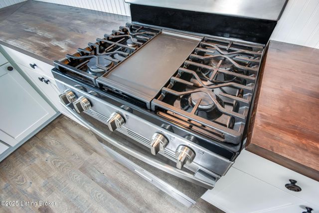 1309 Mill Race Rd, Lyndon, KY 40242