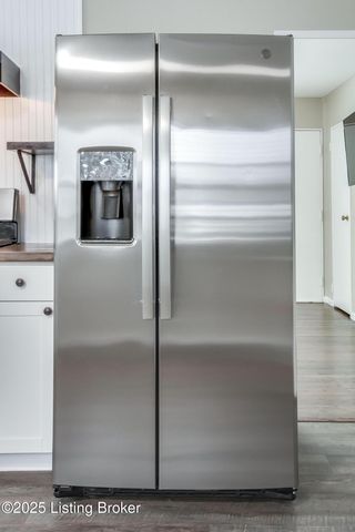 1309 Mill Race Rd, Lyndon, KY 40242