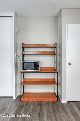 1309 Mill Race Rd, Lyndon, KY 40242