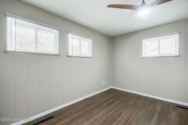 1309 Mill Race Rd, Lyndon, KY 40242