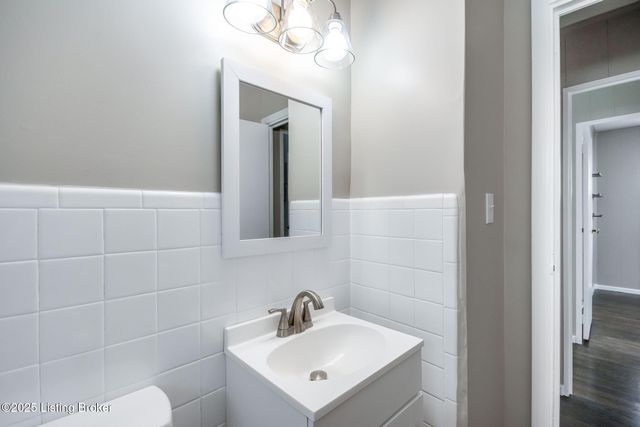 1309 Mill Race Rd, Lyndon, KY 40242