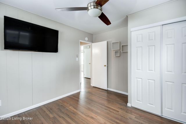 1309 Mill Race Rd, Lyndon, KY 40242