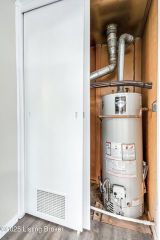 1309 Mill Race Rd, Lyndon, KY 40242