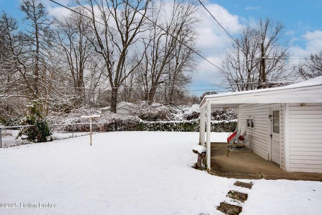 1309 Mill Race Rd, Lyndon, KY 40242