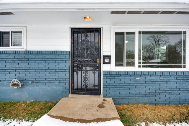 1309 Mill Race Rd, Lyndon, KY 40242