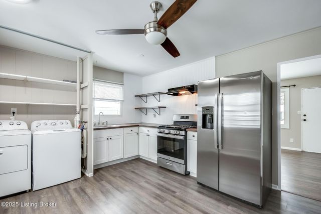 1309 Mill Race Rd, Lyndon, KY 40242