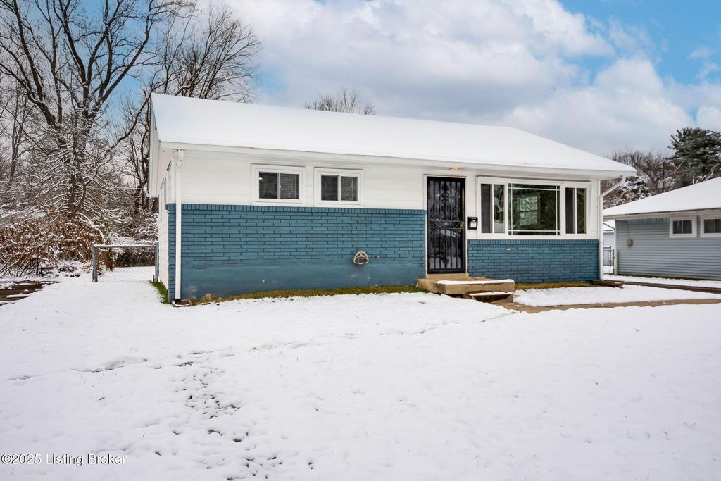 1309 Mill Race Rd, Lyndon, KY 40242