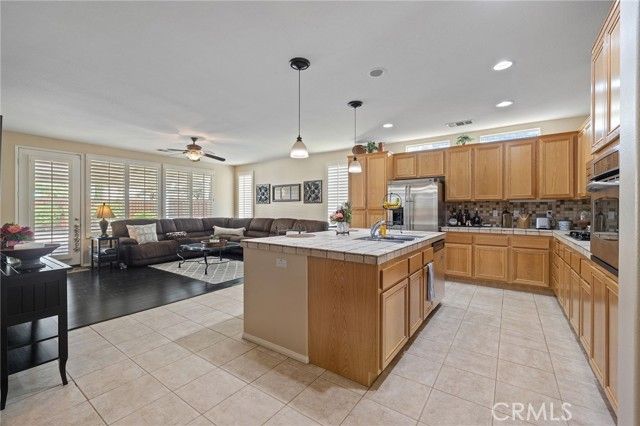13512 Aspen Leaf Lane, Eastvale, CA 92880