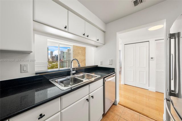 2475 Brickell Ave 2206, Miami, FL 33129