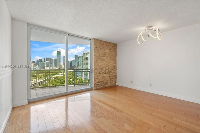 2475 Brickell Ave 2206, Miami, FL 33129