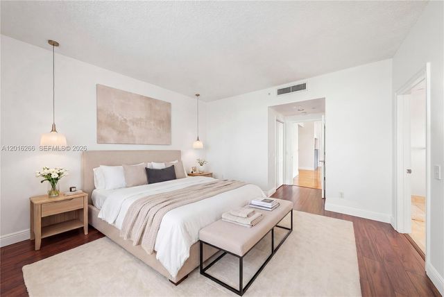 2475 Brickell Ave 2206, Miami, FL 33129