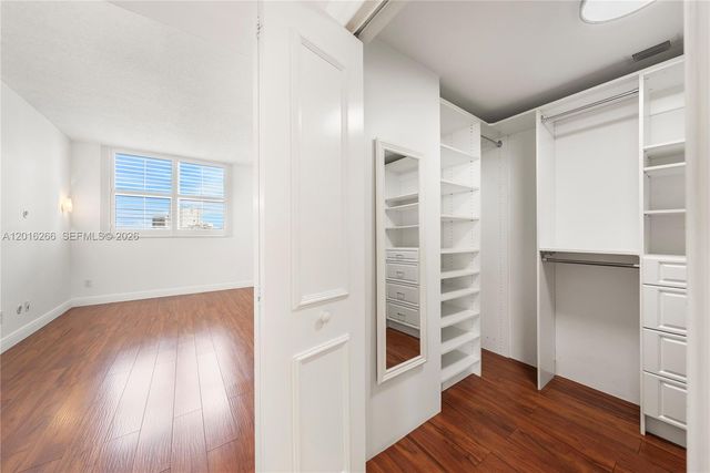 2475 Brickell Ave 2206, Miami, FL 33129