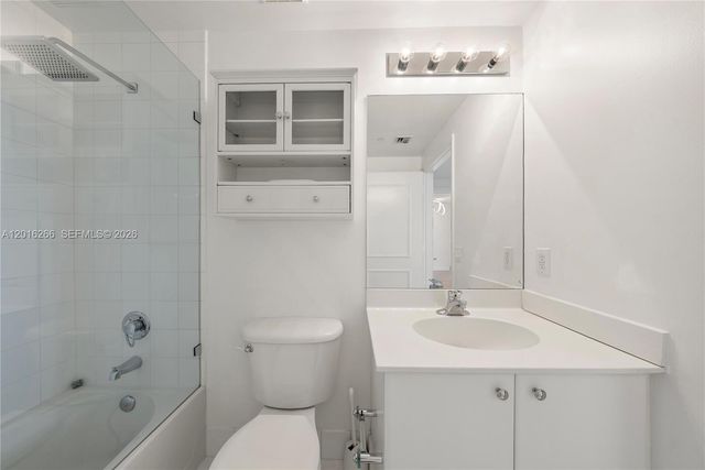 2475 Brickell Ave 2206, Miami, FL 33129
