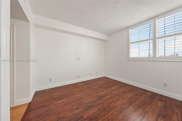 2475 Brickell Ave 2206, Miami, FL 33129