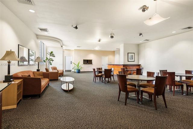 2475 Brickell Ave 2206, Miami, FL 33129