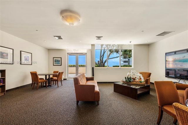 2475 Brickell Ave 2206, Miami, FL 33129