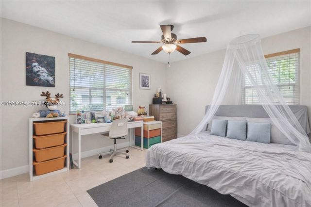 4332 NW 120th Ln, Sunrise, FL 33323