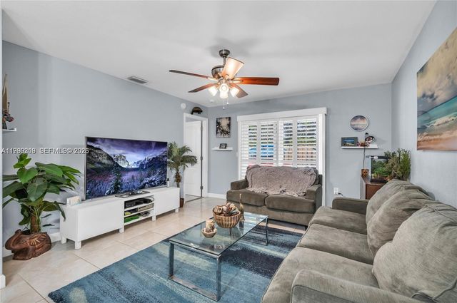 4332 NW 120th Ln, Sunrise, FL 33323