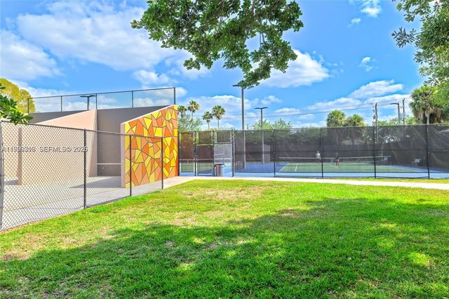 4332 NW 120th Ln, Sunrise, FL 33323