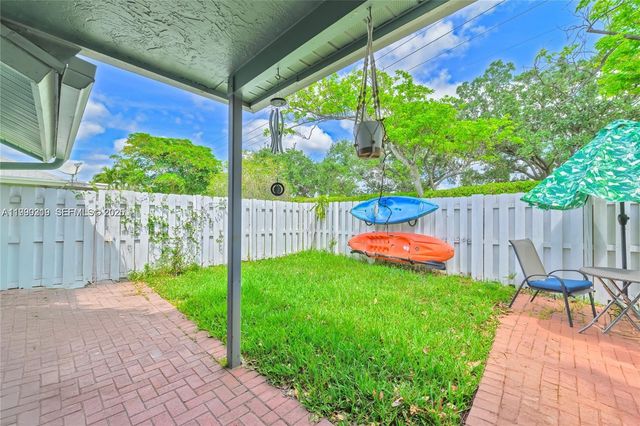 4332 NW 120th Ln, Sunrise, FL 33323