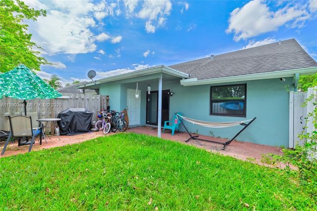 4332 NW 120th Ln, Sunrise, FL 33323