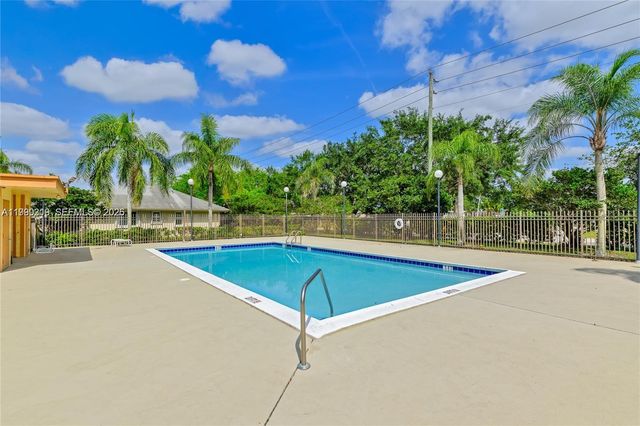 4332 NW 120th Ln, Sunrise, FL 33323