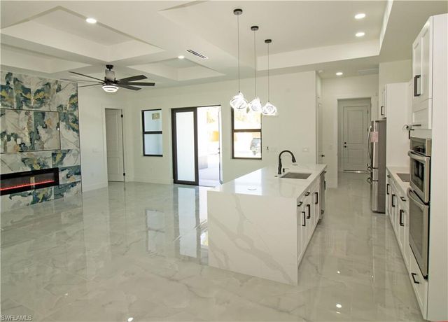 2915 49th ST W, Lehigh Acres, FL 33971