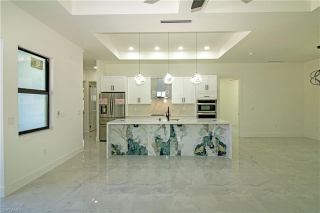 2915 49th ST W, Lehigh Acres, FL 33971