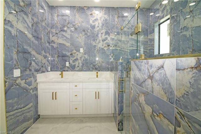 2915 49th ST W, Lehigh Acres, FL 33971