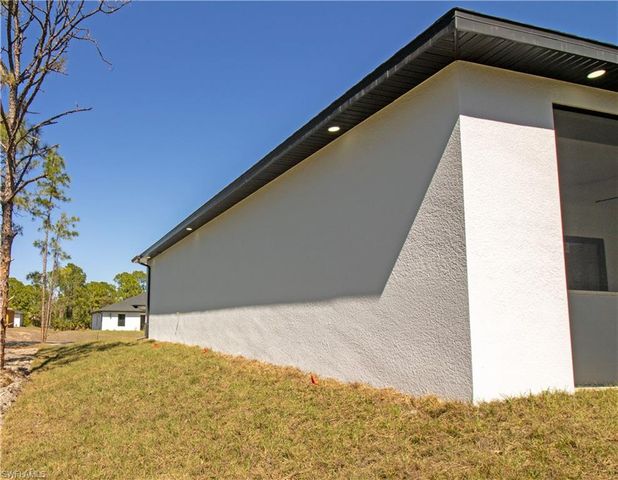 2915 49th ST W, Lehigh Acres, FL 33971