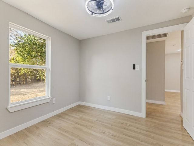 5217 Landino Street, Sansom Park, TX 76114