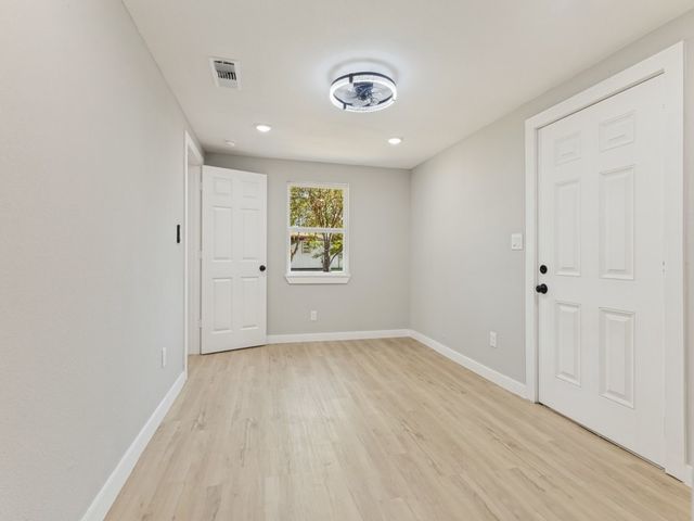 5217 Landino Street, Sansom Park, TX 76114
