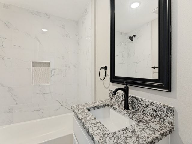 5217 Landino Street, Sansom Park, TX 76114