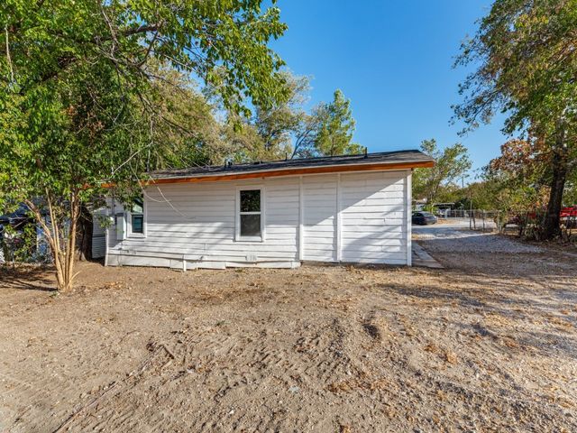5217 Landino Street, Sansom Park, TX 76114