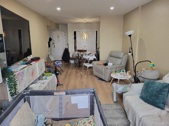 202-35 Foothill Avenue A42, Hollis, NY 11423