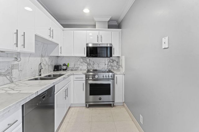 2275 S OCEAN Boulevard 309A, Palm Beach, FL 33480