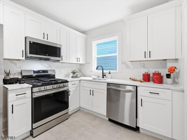 56 Prospect St, Bloomfield Twp., NJ 07003
