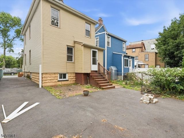 56 Prospect St, Bloomfield Twp., NJ 07003