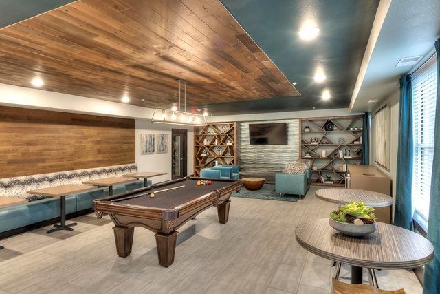 680 E Algonquin Road 1312, Schaumburg, IL 60173