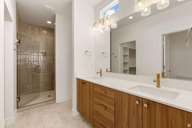 2433 PATRICIA DR, Santa Clara, UT 84765