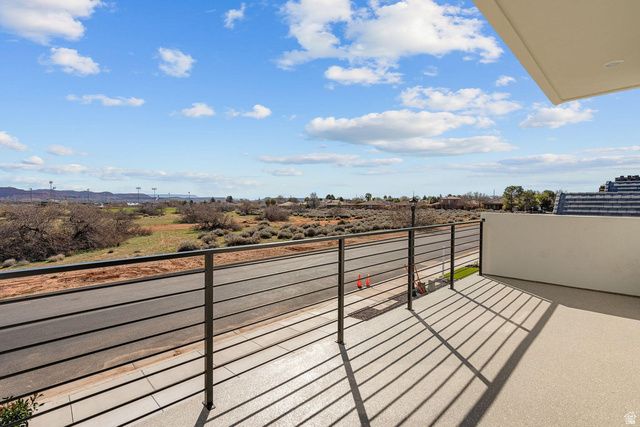 2433 PATRICIA DR, Santa Clara, UT 84765