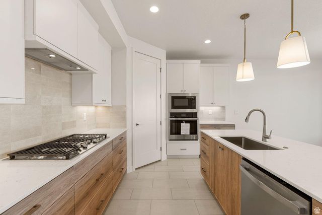 2433 PATRICIA DR, Santa Clara, UT 84765